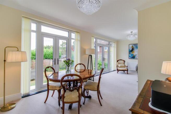 4 bed House for sale Image 7