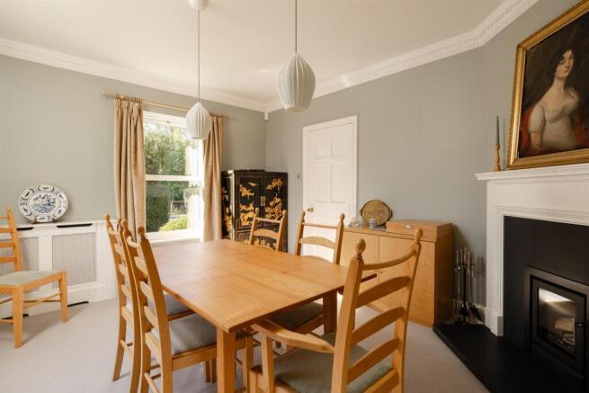 5 bed House for sale Image 8