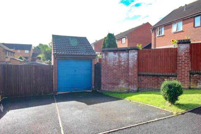 Garage & Driveway
