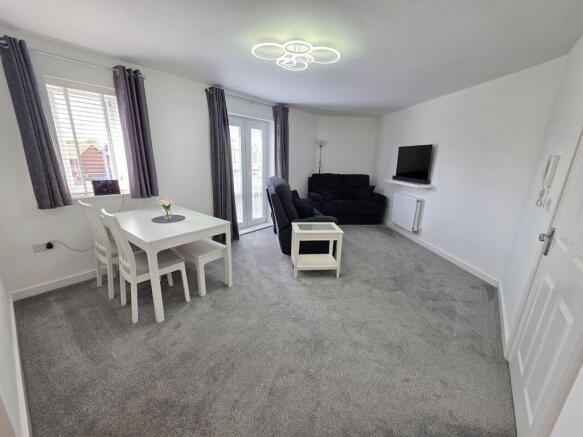 Lounge/Dining Room