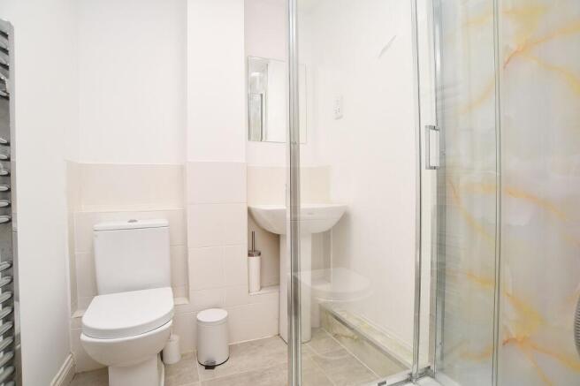 2 bed Flat for sale Image 8