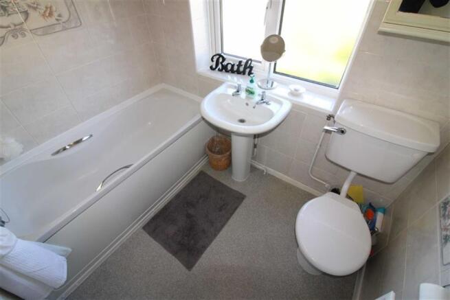 FAMILY BATHROOM