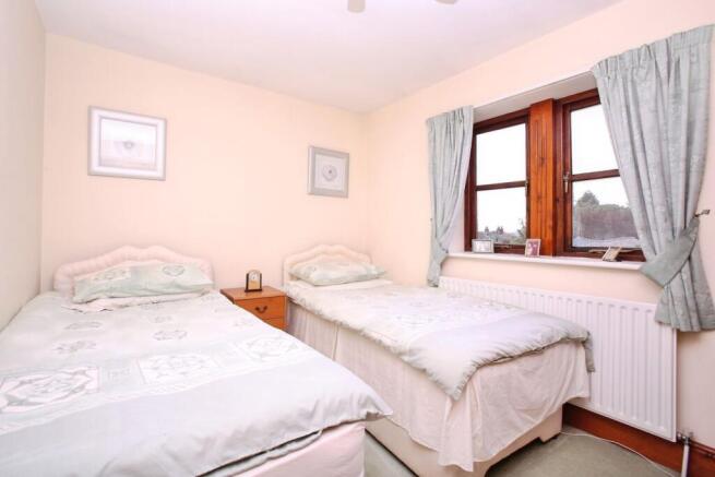 4 bed Detached for sale Image 12