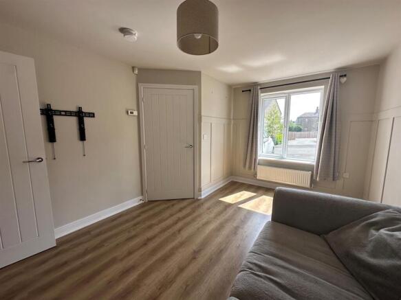 3 bed Semi-Detached to rent Image 5