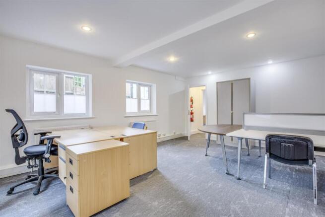 Red Lion House, 600 London Rd, HP11 1EX-2.jpg