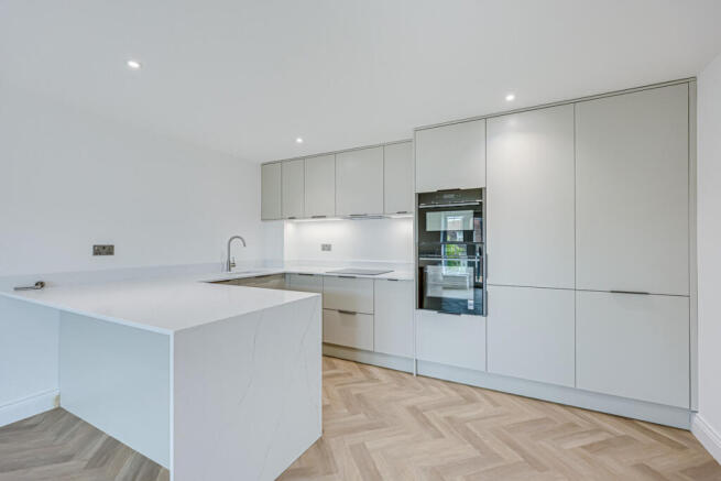 2 bed Apartment for sale Image 6