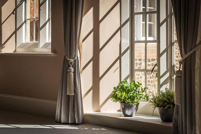 house. estate agency Albury Mansion Apartment 6