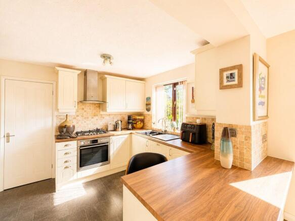 The Orchard, Chase Vale, Burntwood, WS7 3GE photo 4