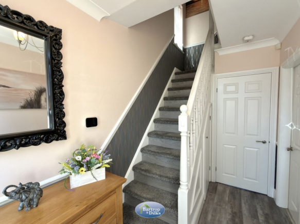 3 bed Semi-Detached for sale Image 6
