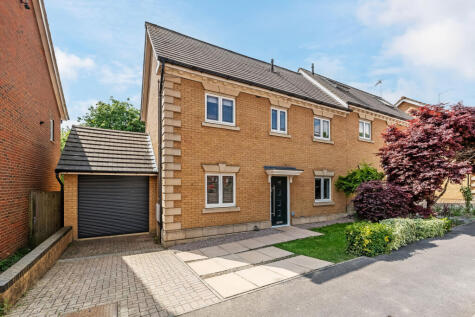 Juniper Close, Oxted, Surrey