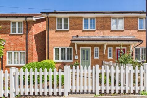 9 Liphook Road, Lindford, Bordon