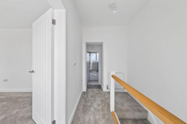 3 bed Terraced for sale Image 11
