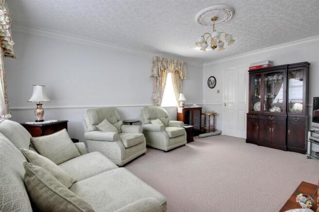 2 bed Detached Bungalow for sale Image 5