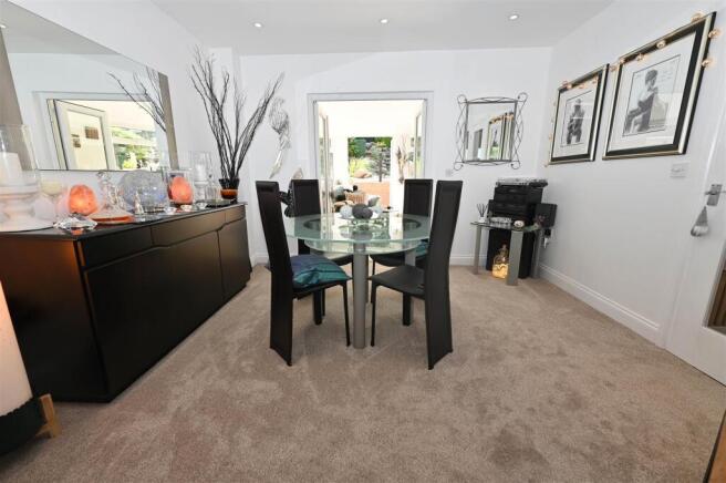 4 bed Detached for sale Image 6