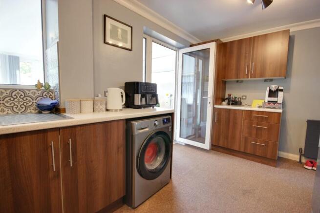 3 bed Semi-Detached for sale Image 11