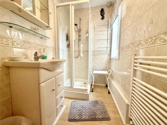 3 bed Apartment for sale Image 6