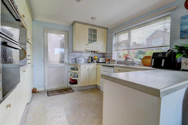 Kitchen .1.jpg