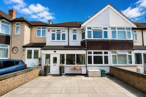 Cravan Avenue, Feltham, Middlesex, TW13
