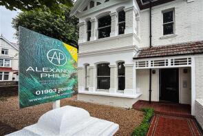 26, Warwick Gardens, Worthing Central, Worthing BN11 1PF