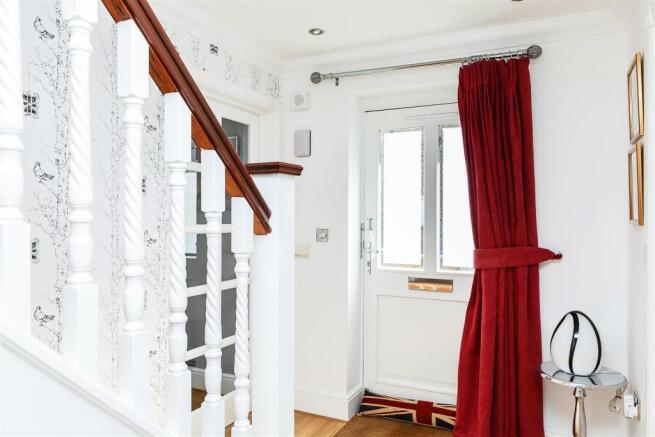 8266035-interior20.j