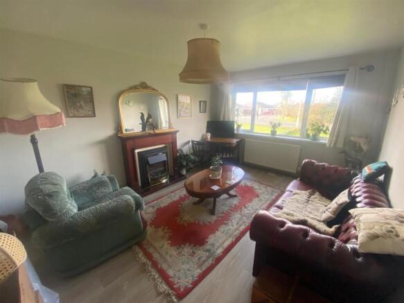 32 The Fairway - Sitting Room.jpg