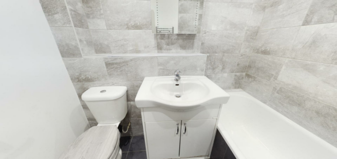 Waddeston Bathroom1.png