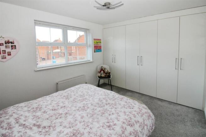 3 bed Terraced for sale Image 12