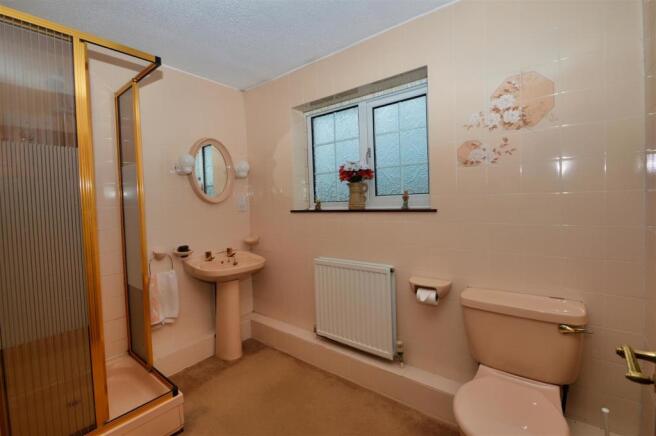 Bedroom 1 Ensuite