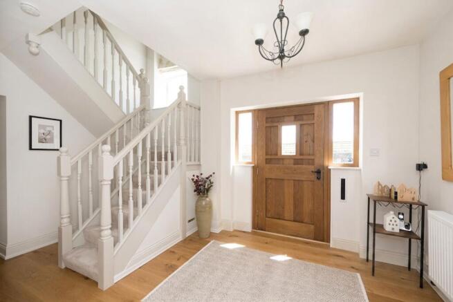 6 bed Detached for sale Image 5