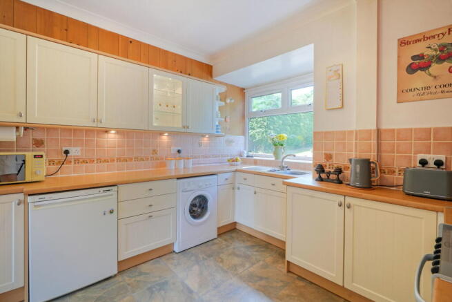 3 bed Semi-Detached for sale Image 7