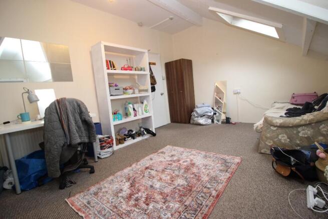 8 bed Terraced to rent Image 9