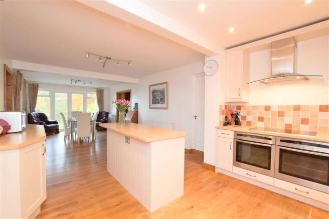 Kitchen /Breakfast Room
