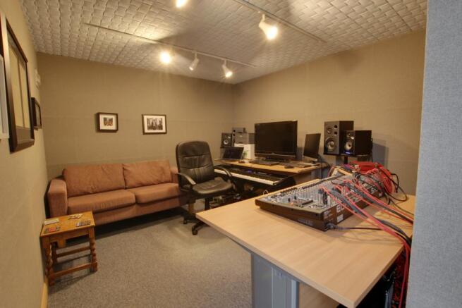 MUSIC STUDIO
