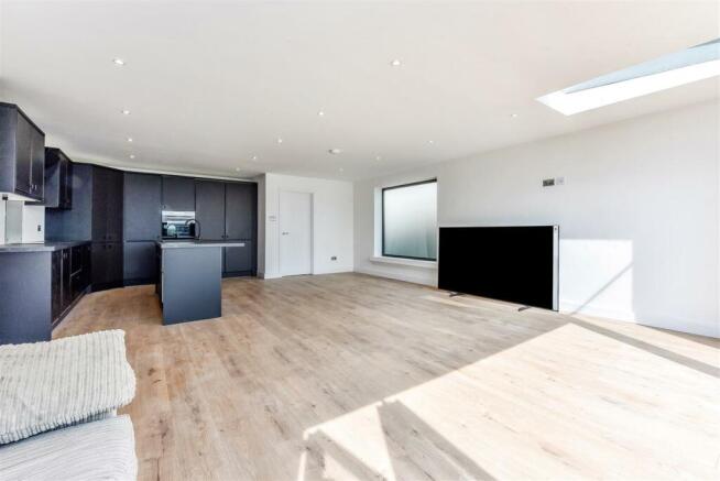 Lounge to Kitchen.jpg
