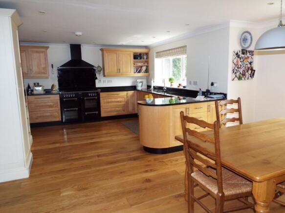 Kitchen/Dining