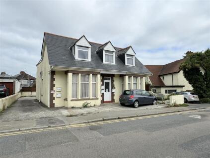 Edgcumbe Avenue, Newquay, TR7