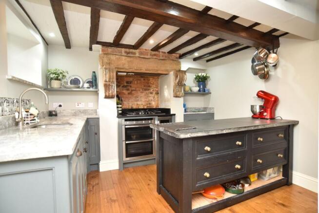 3 bed Terraced for sale Image 9