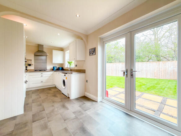 3 bed Semi-Detached for sale Image 4