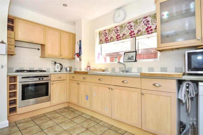 Conway Close, Loughborough photo 4