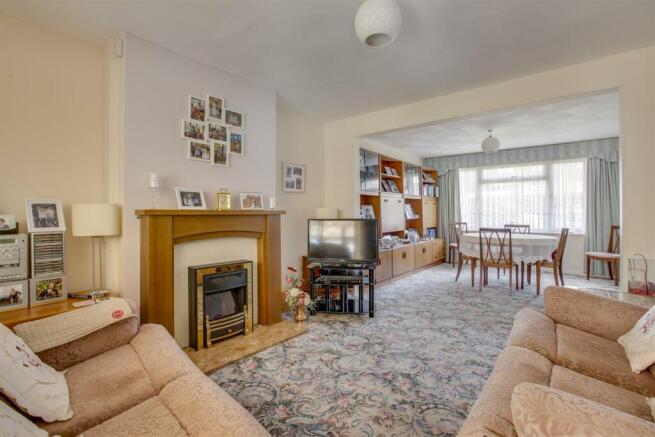 87 Walton Drive, HP13 6TS-8.jpg