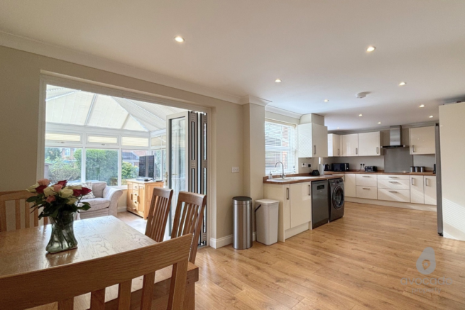 Master Close, Woodley, Reading, Berkshire, RG5 photo 3