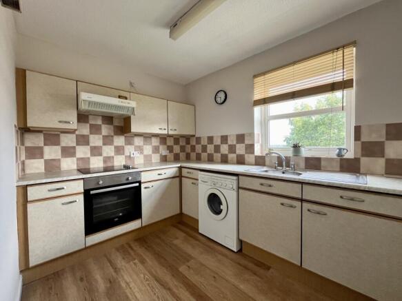 2 bed Flat for sale Image 4