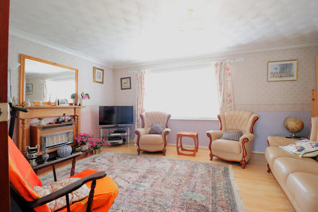 4 bed Detached for sale Image 8