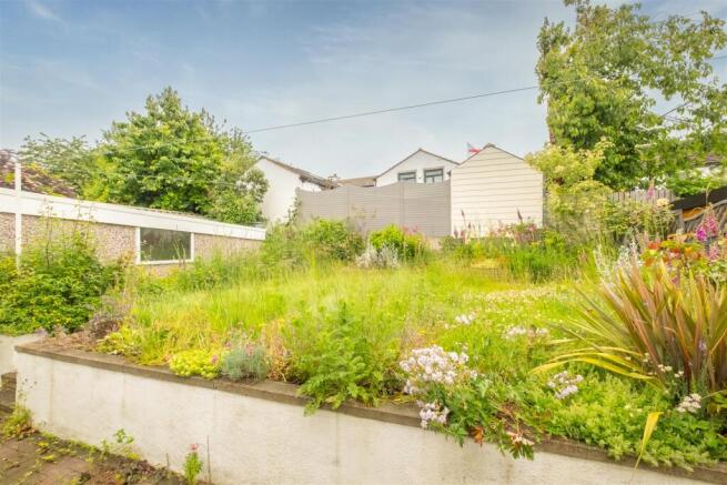 2 bed Semi-Detached Bungalow for sale Image 9