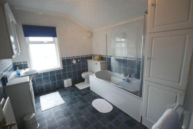 Bathroom / WC