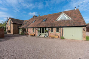 The Hayloft, Deerfold Court, Besford Road, Wadborough, Worcester WR8 9AN