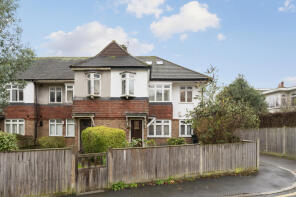 9a, Brockham Close, London SW19 7EQ