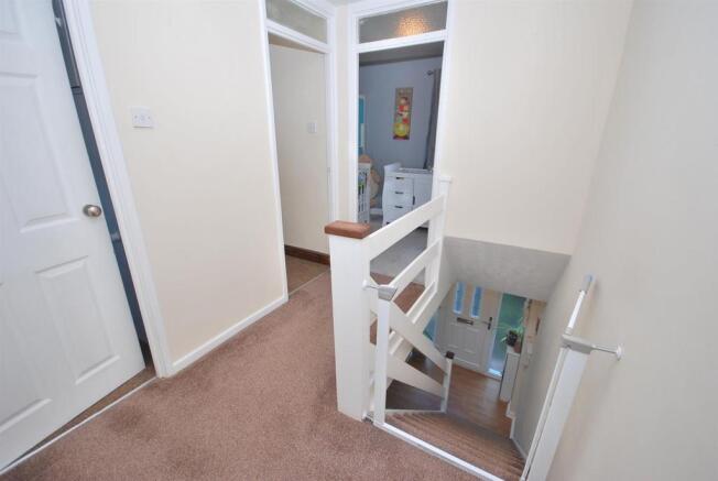 FIRST FLOOR LANDING