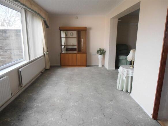 Sitting Room/Dining 