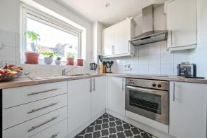 21, Wellington Court, Chivalry Road, London SW11 1HX